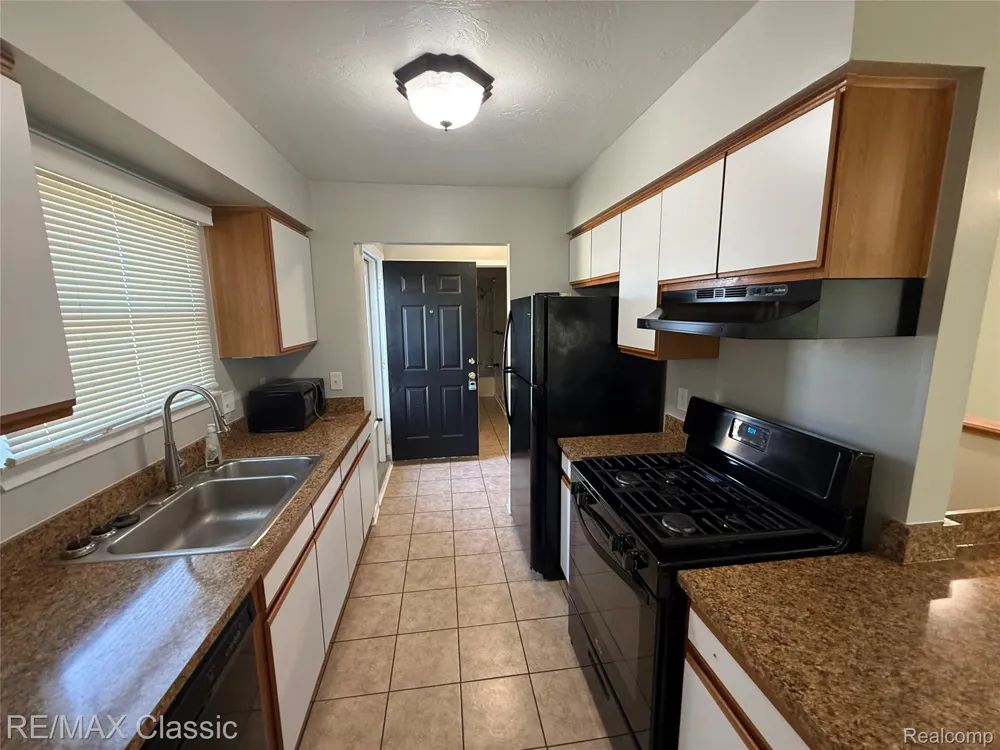 2191 MILFORD ROAD Highland Charter Township, MI 48357