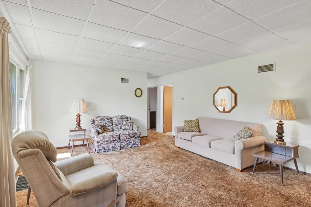 11869 Center Road Peninsula Township, MI 49686