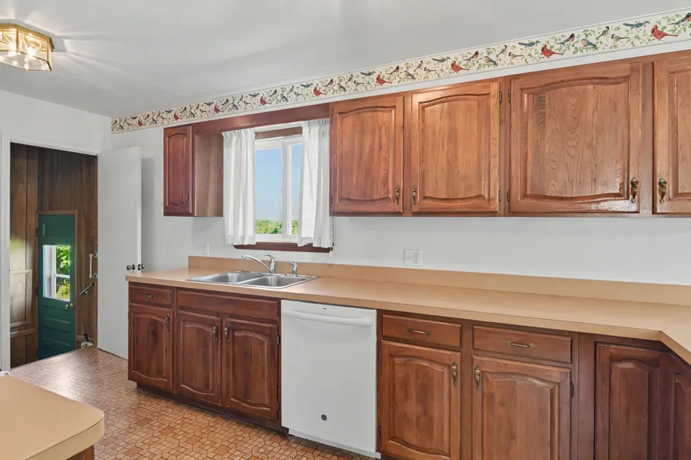 11869 Center Road Peninsula Township, MI 49686