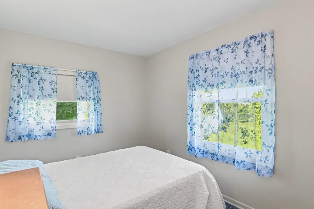 11869 Center Road Peninsula Township, MI 49686