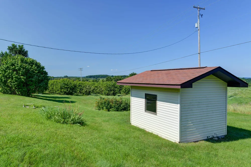 11869 Center Road Peninsula Township, MI 49686