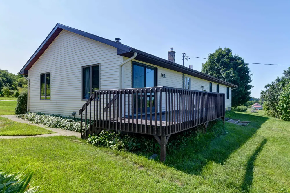 11869 Center Road Peninsula Township, MI 49686