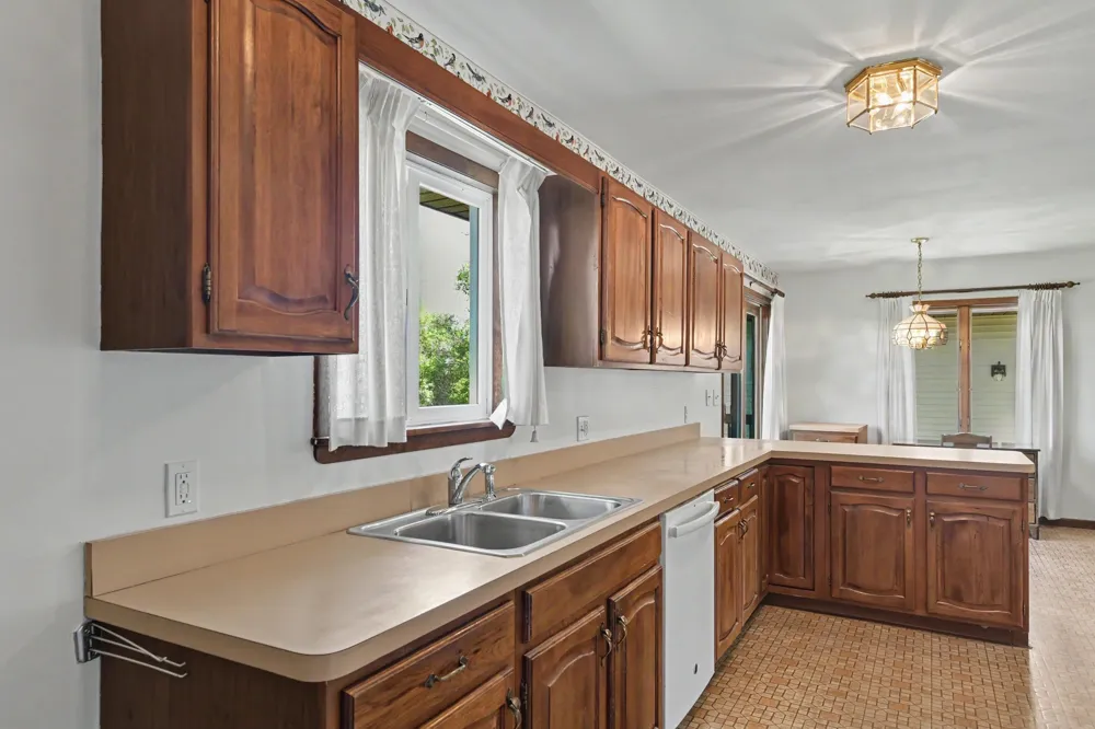 11869 Center Road Peninsula Township, MI 49686