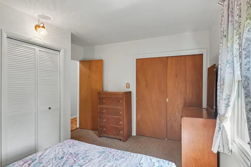 11869 Center Road Peninsula Township, MI 49686