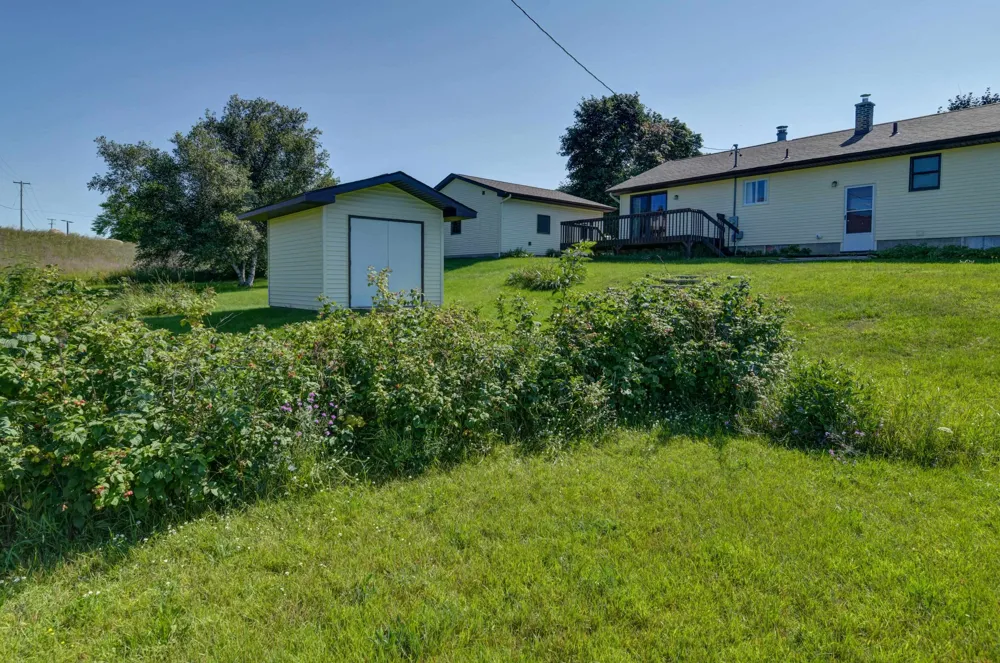 11869 Center Road Peninsula Township, MI 49686