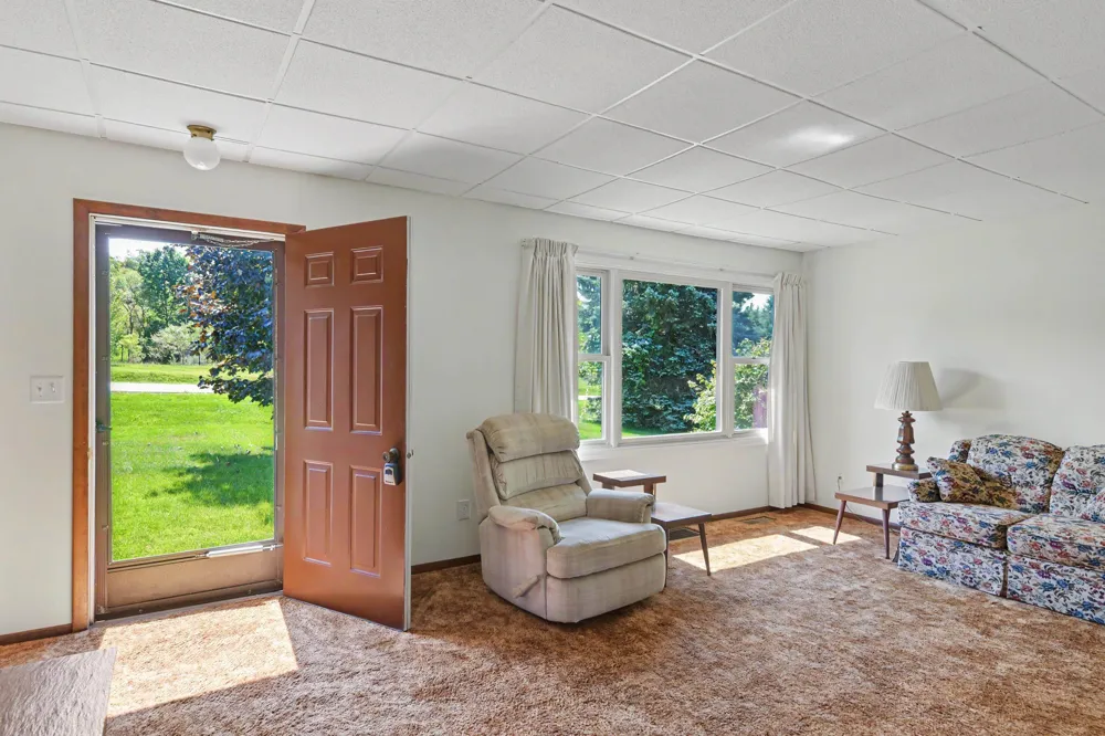 11869 Center Road Peninsula Township, MI 49686