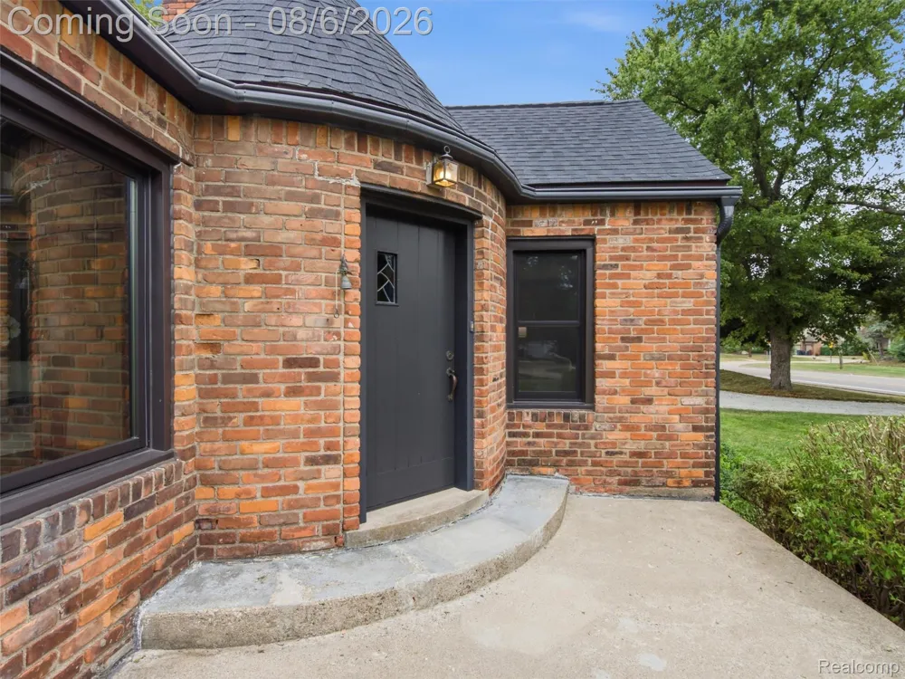 6177 Livernois Road Troy City, MI 48098