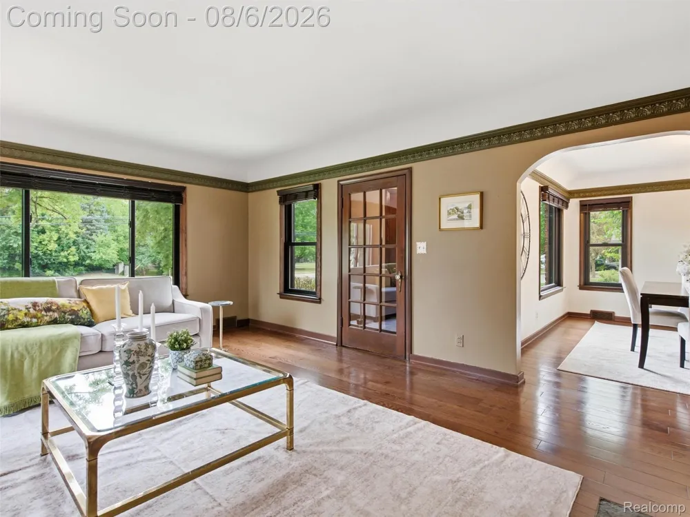 6177 Livernois Road Troy City, MI 48098