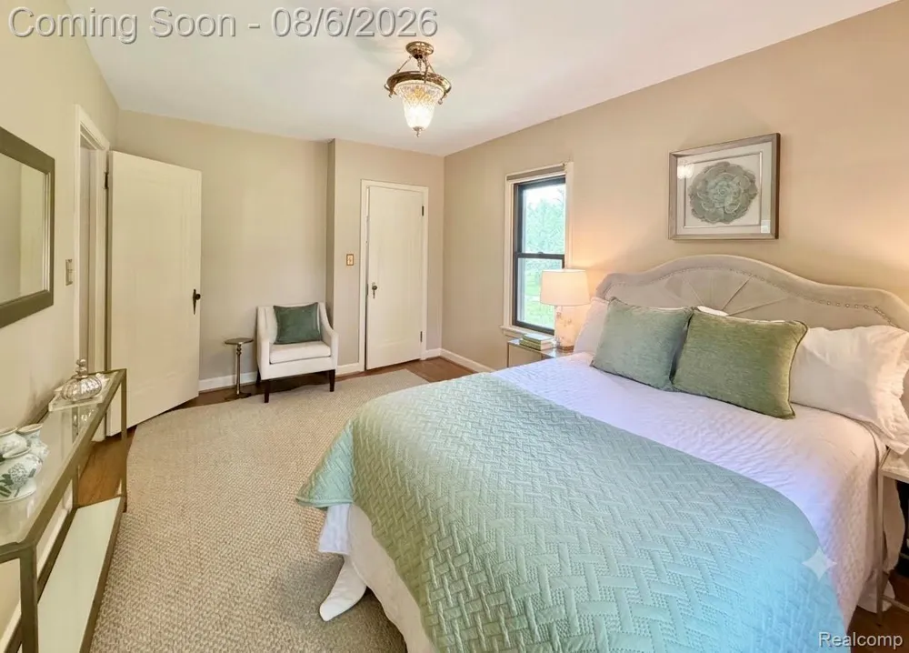 6177 Livernois Road Troy City, MI 48098