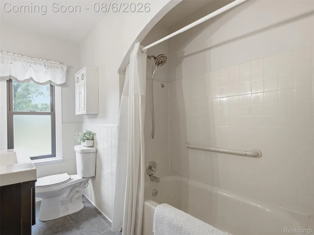 6177 Livernois Road Troy City, MI 48098