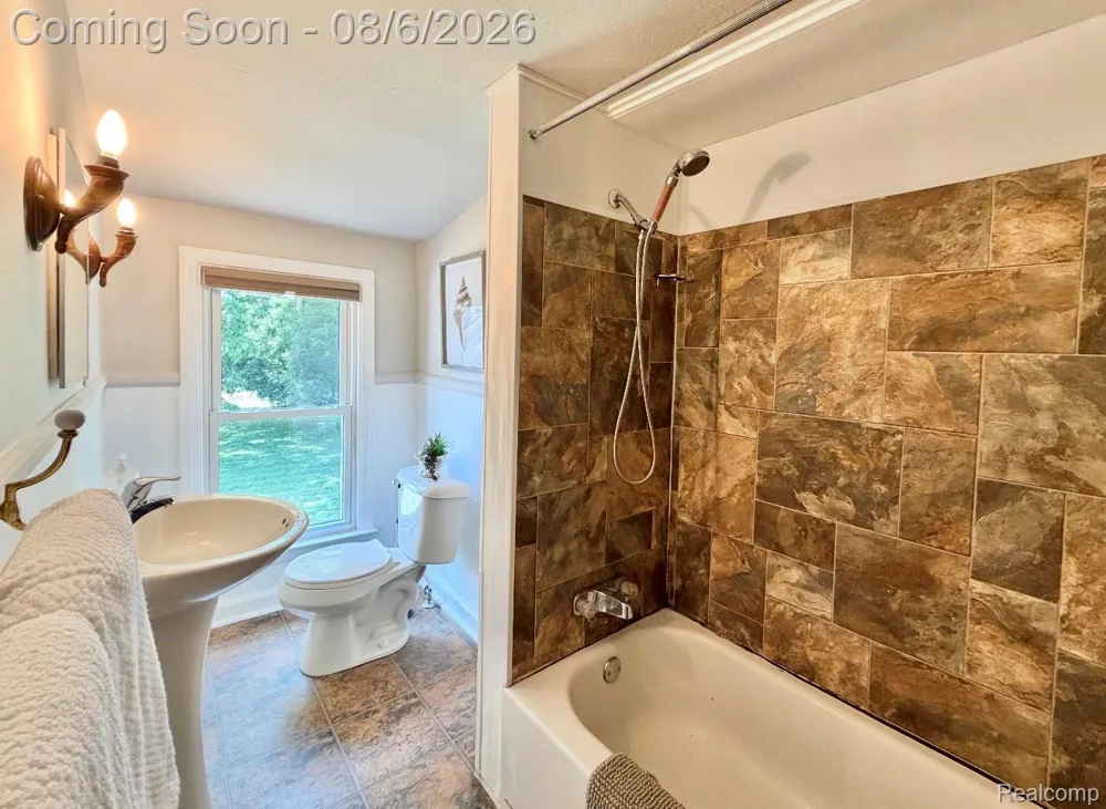 6177 Livernois Road Troy City, MI 48098