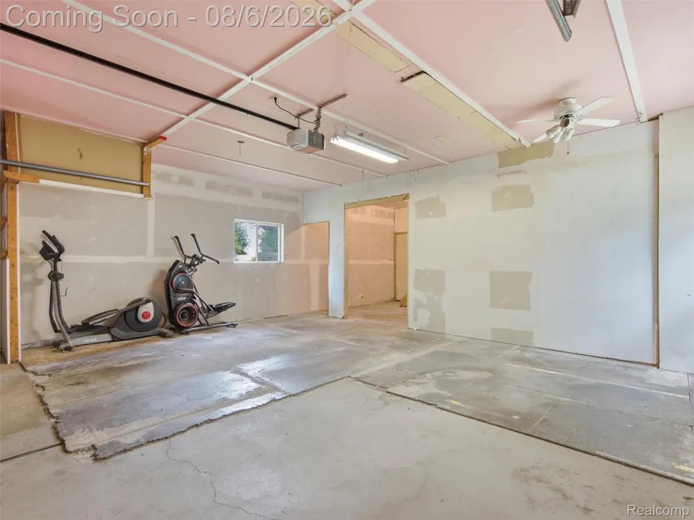 6177 Livernois Road Troy City, MI 48098