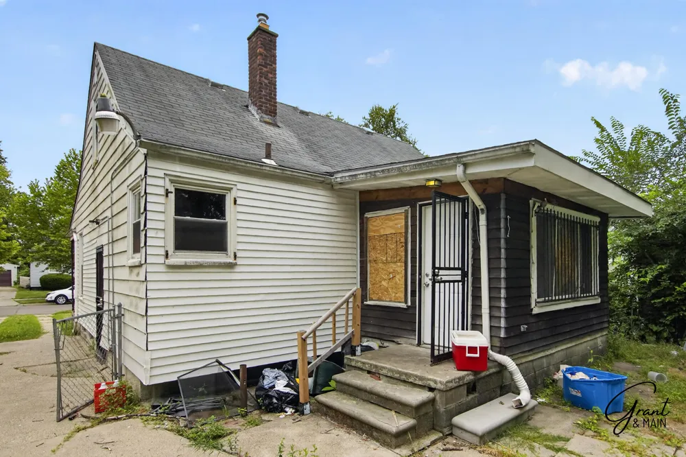 19335 Trinity Street Detroit, MI 48219