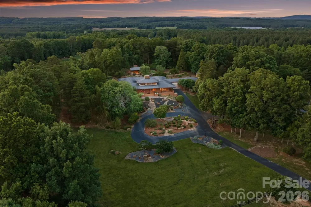 172 & 186 Tuckertown Road New London, NC 28127