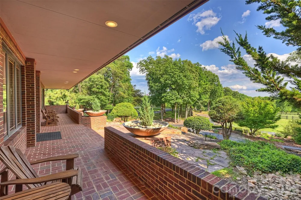172 & 186 Tuckertown Road New London, NC 28127