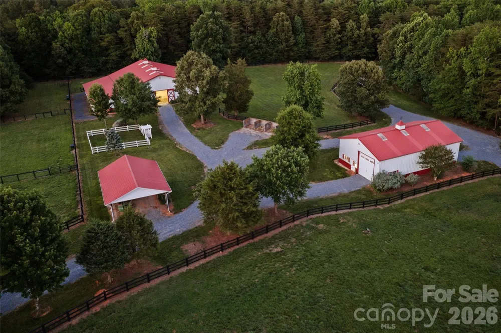 172 & 186 Tuckertown Road New London, NC 28127