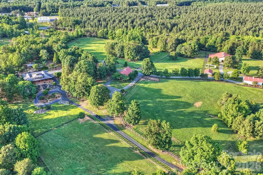 172 & 186 Tuckertown Road New London, NC 28127
