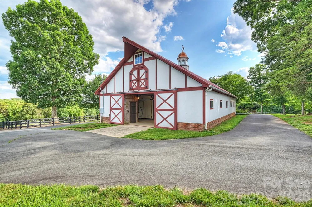 172 & 186 Tuckertown Road New London, NC 28127