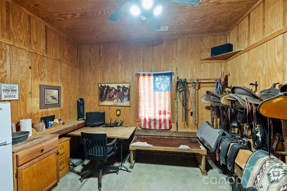 172 & 186 Tuckertown Road New London, NC 28127