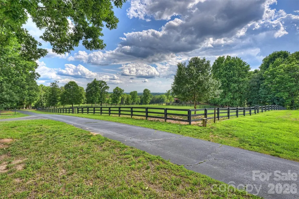 172 & 186 Tuckertown Road New London, NC 28127