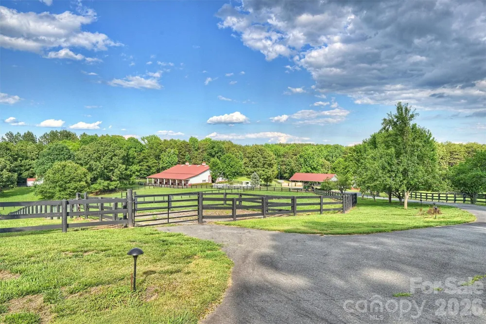 172 & 186 Tuckertown Road New London, NC 28127