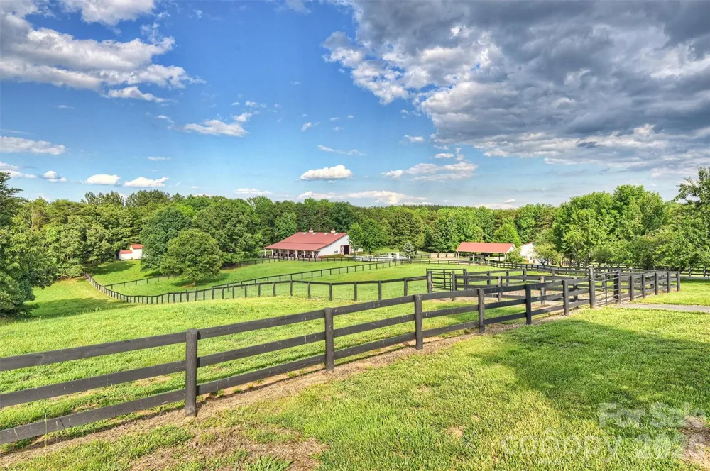 172 & 186 Tuckertown Road New London, NC 28127