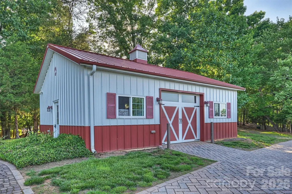 172 & 186 Tuckertown Road New London, NC 28127