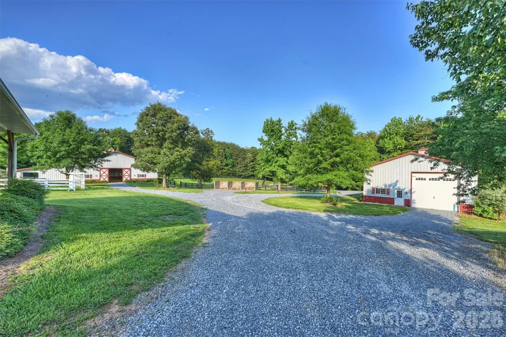 172 & 186 Tuckertown Road New London, NC 28127