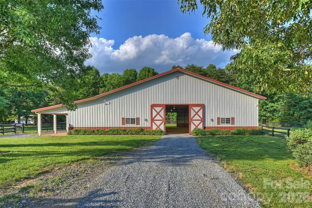 172 & 186 Tuckertown Road New London, NC 28127