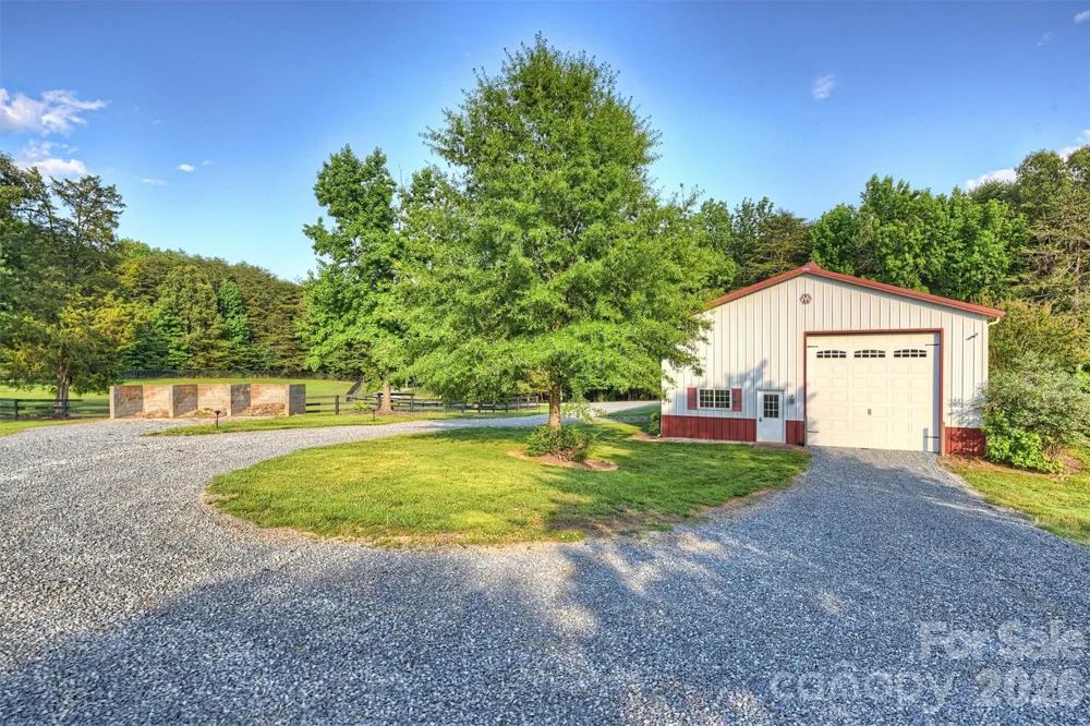 172 & 186 Tuckertown Road New London, NC 28127