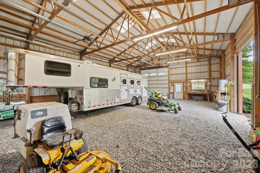 172 & 186 Tuckertown Road New London, NC 28127
