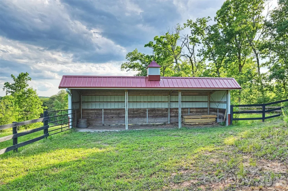 172 & 186 Tuckertown Road New London, NC 28127