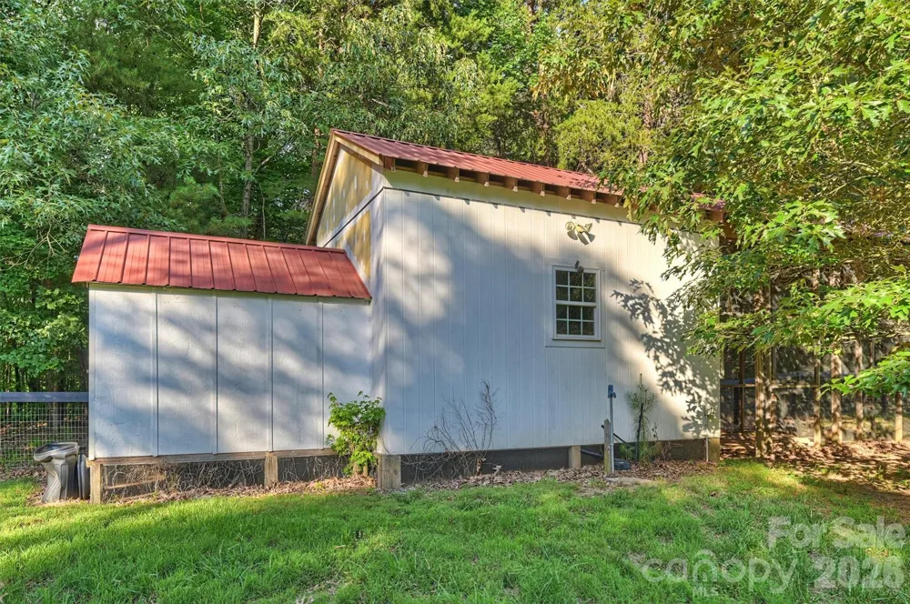 172 & 186 Tuckertown Road New London, NC 28127