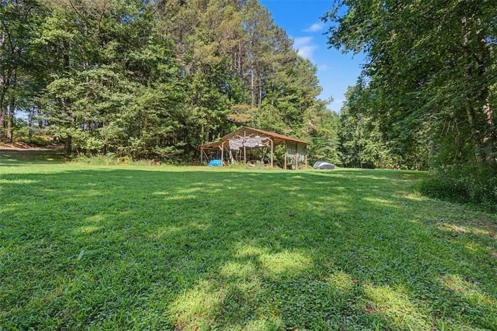 10589 Cumming Highway Canton, GA 30115