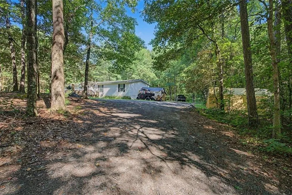10589 Cumming Highway Canton, GA 30115