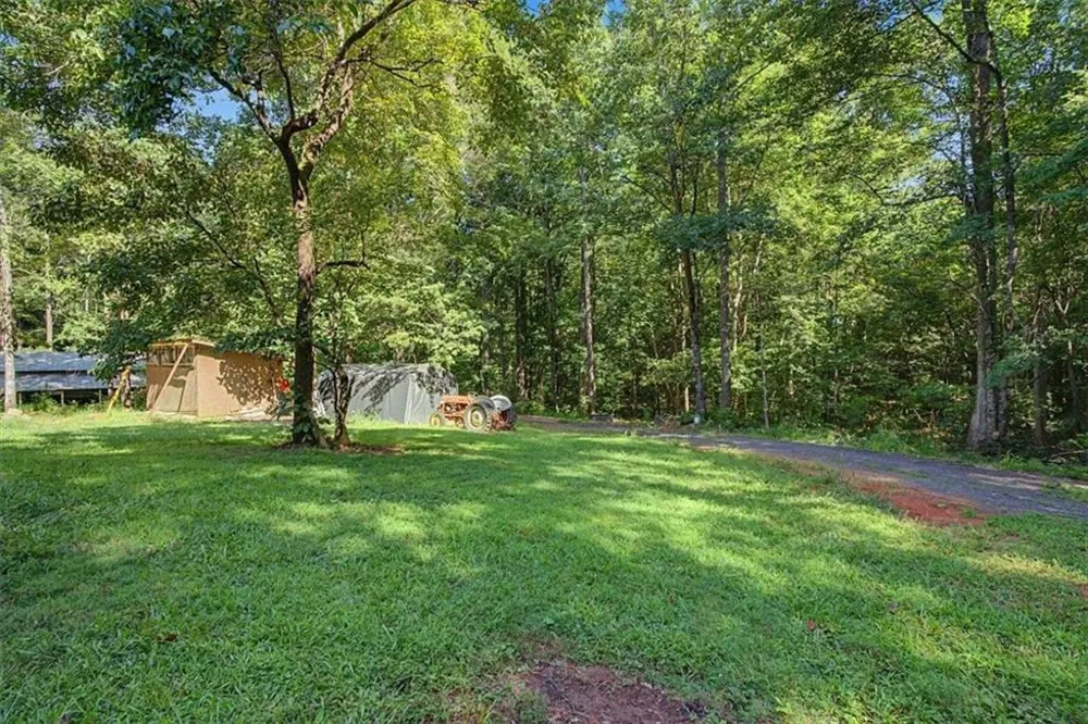 10589 Cumming Highway Canton, GA 30115