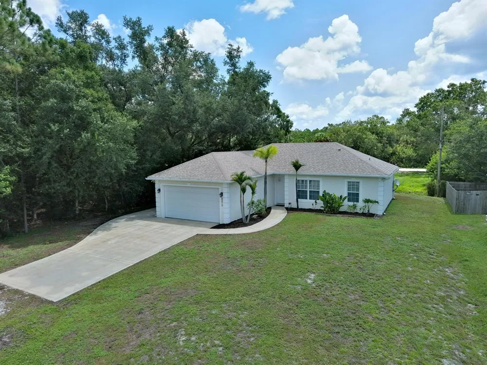 8978 100TH COURT Vero Beach, FL 32967
