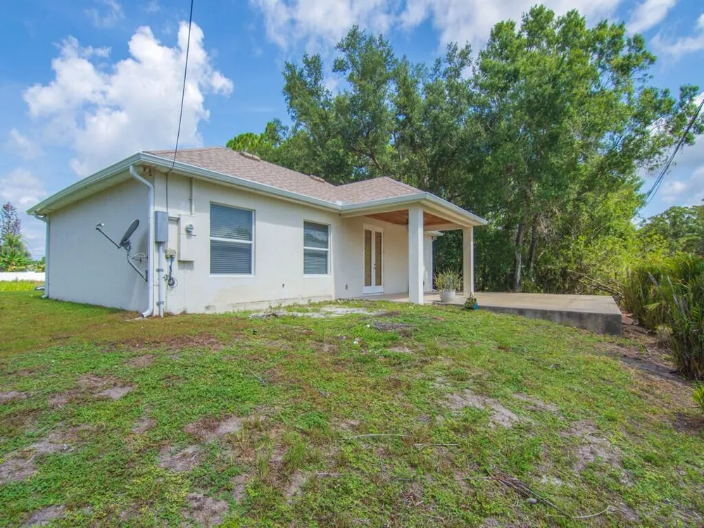 8978 100TH COURT Vero Beach, FL 32967