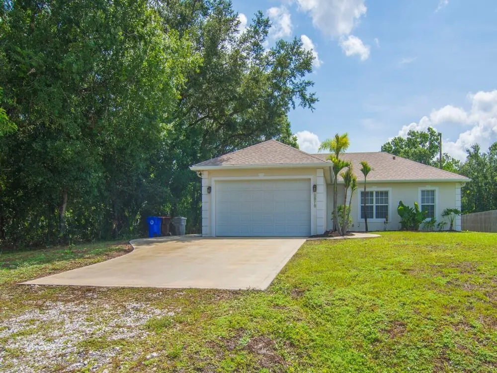 8978 100TH COURT Vero Beach, FL 32967