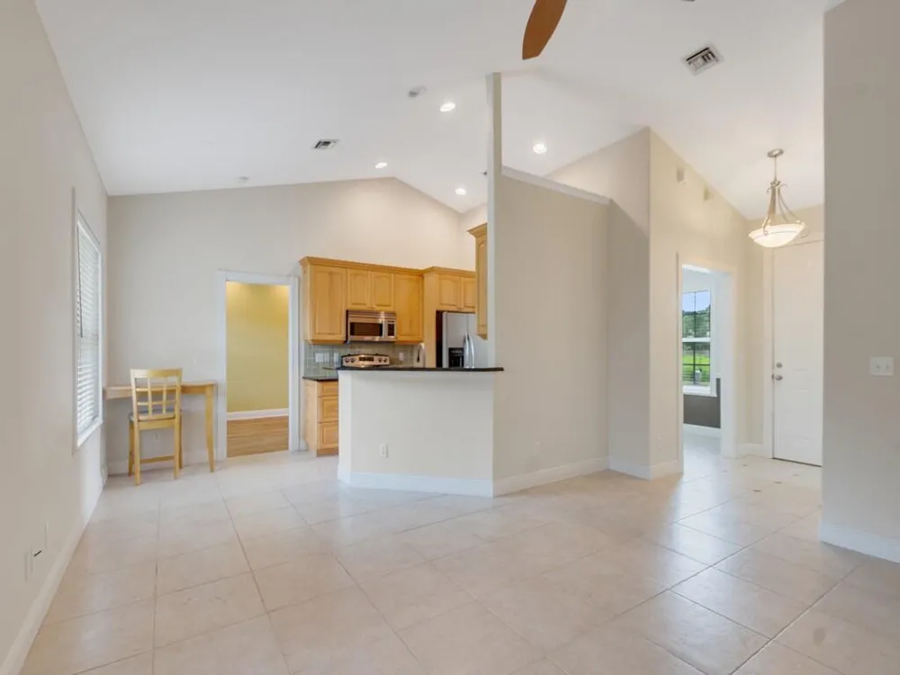8978 100TH COURT Vero Beach, FL 32967