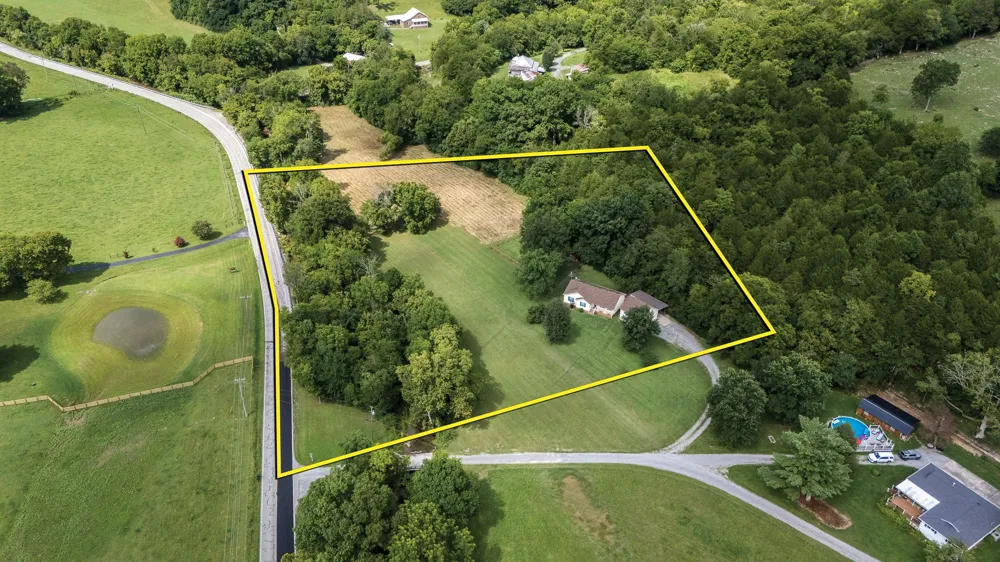 45 McAllister Ln Woodbury, TN 37190