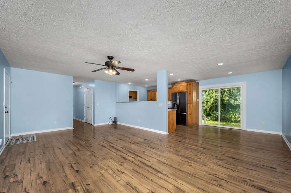 45 McAllister Ln Woodbury, TN 37190