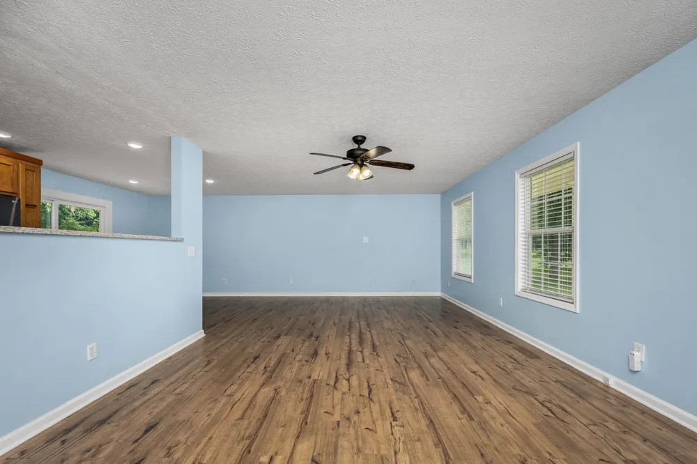 45 McAllister Ln Woodbury, TN 37190