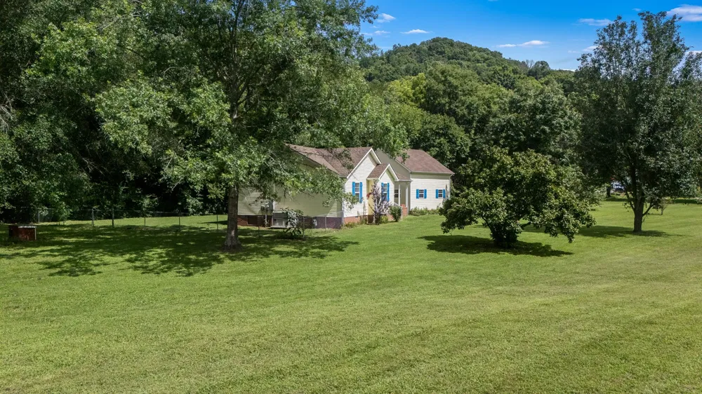 45 McAllister Ln Woodbury, TN 37190