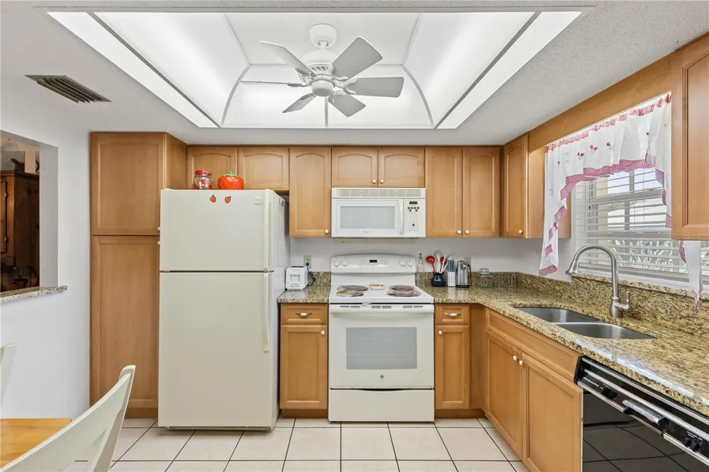 942 CAPRI ISLES BOULEVARD #105 Venice, FL 34292