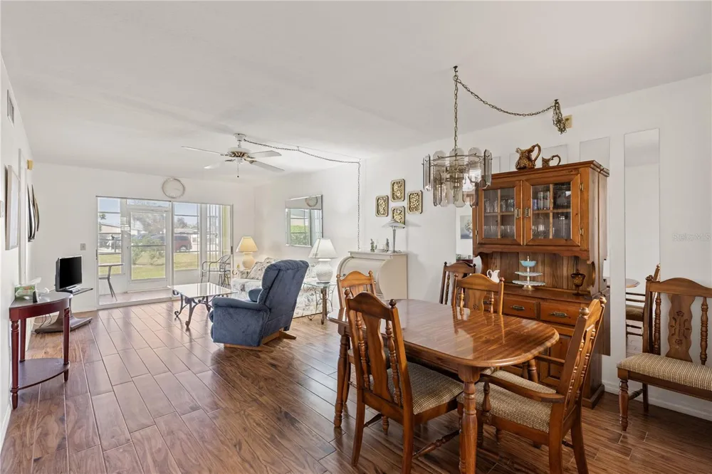 942 CAPRI ISLES BOULEVARD #105 Venice, FL 34292