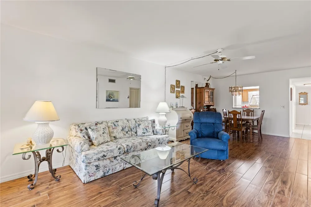 942 CAPRI ISLES BOULEVARD #105 Venice, FL 34292
