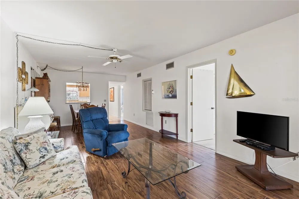 942 CAPRI ISLES BOULEVARD #105 Venice, FL 34292