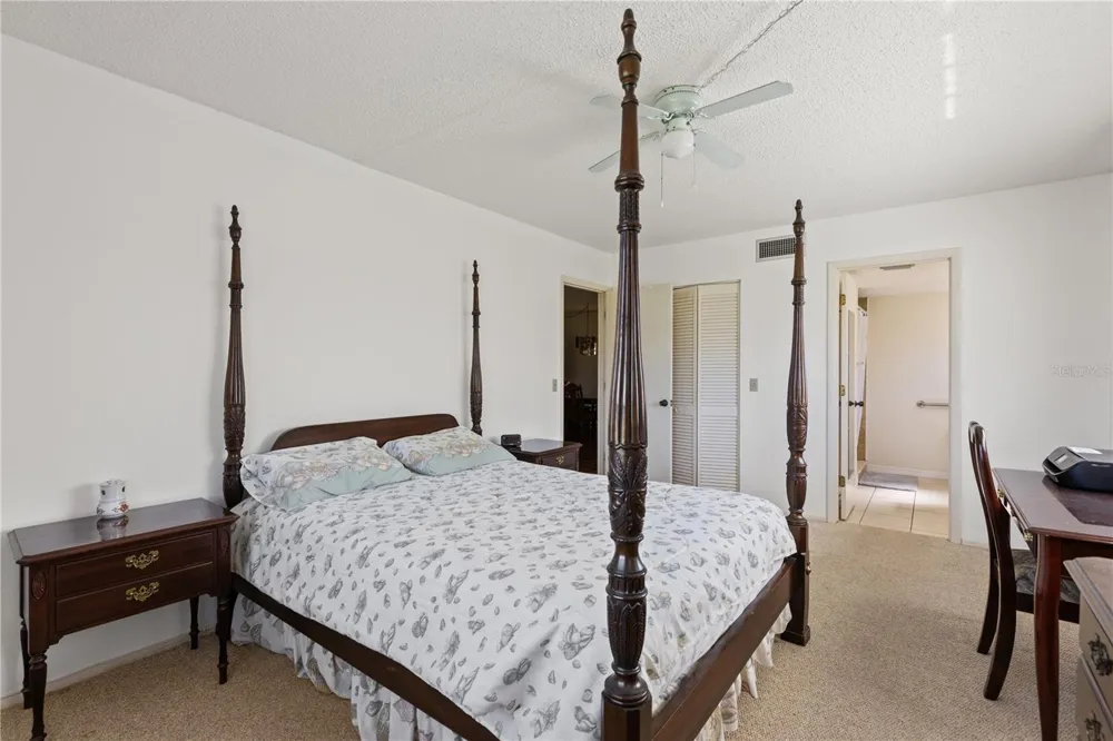 942 CAPRI ISLES BOULEVARD #105 Venice, FL 34292