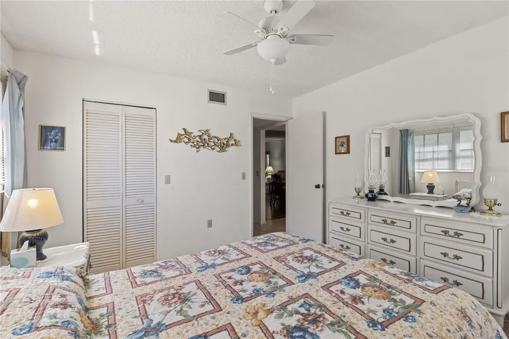 942 CAPRI ISLES BOULEVARD #105 Venice, FL 34292